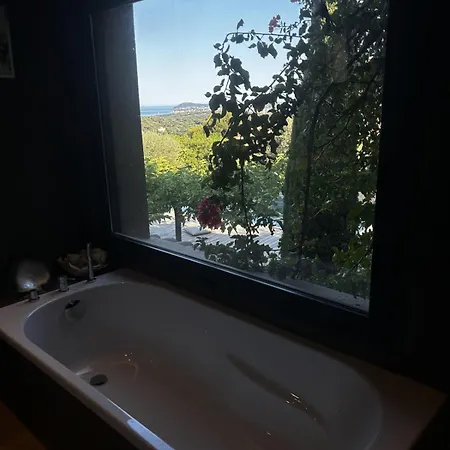 With Pool And Panoramic Views In Prázdninový dům Ollioules